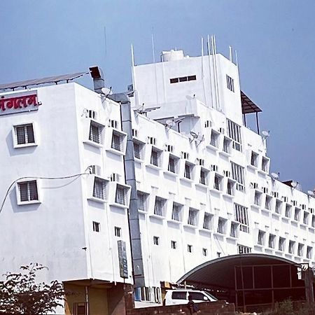 Hotel Mangalam Kurandvad Dış mekan fotoğraf