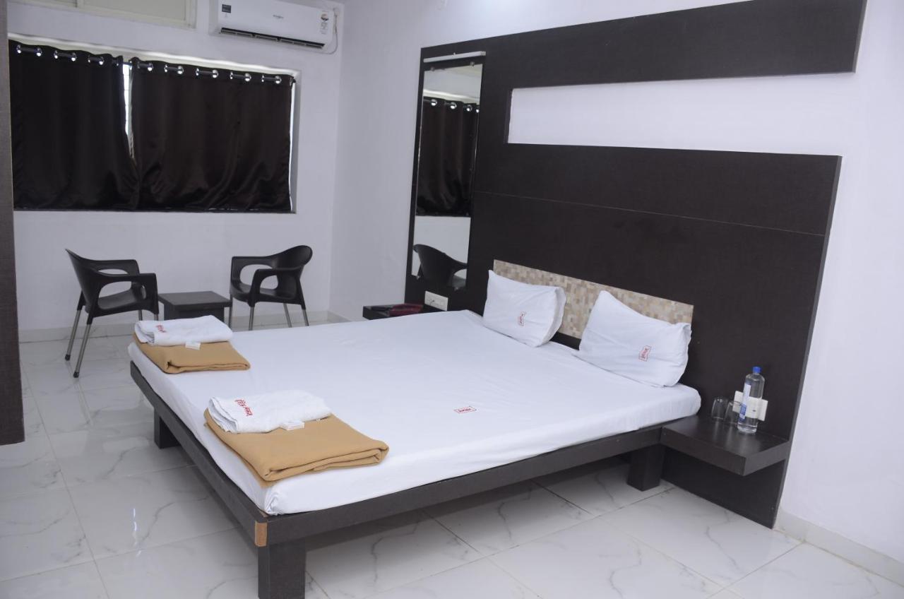 Hotel Mangalam Kurandvad Dış mekan fotoğraf