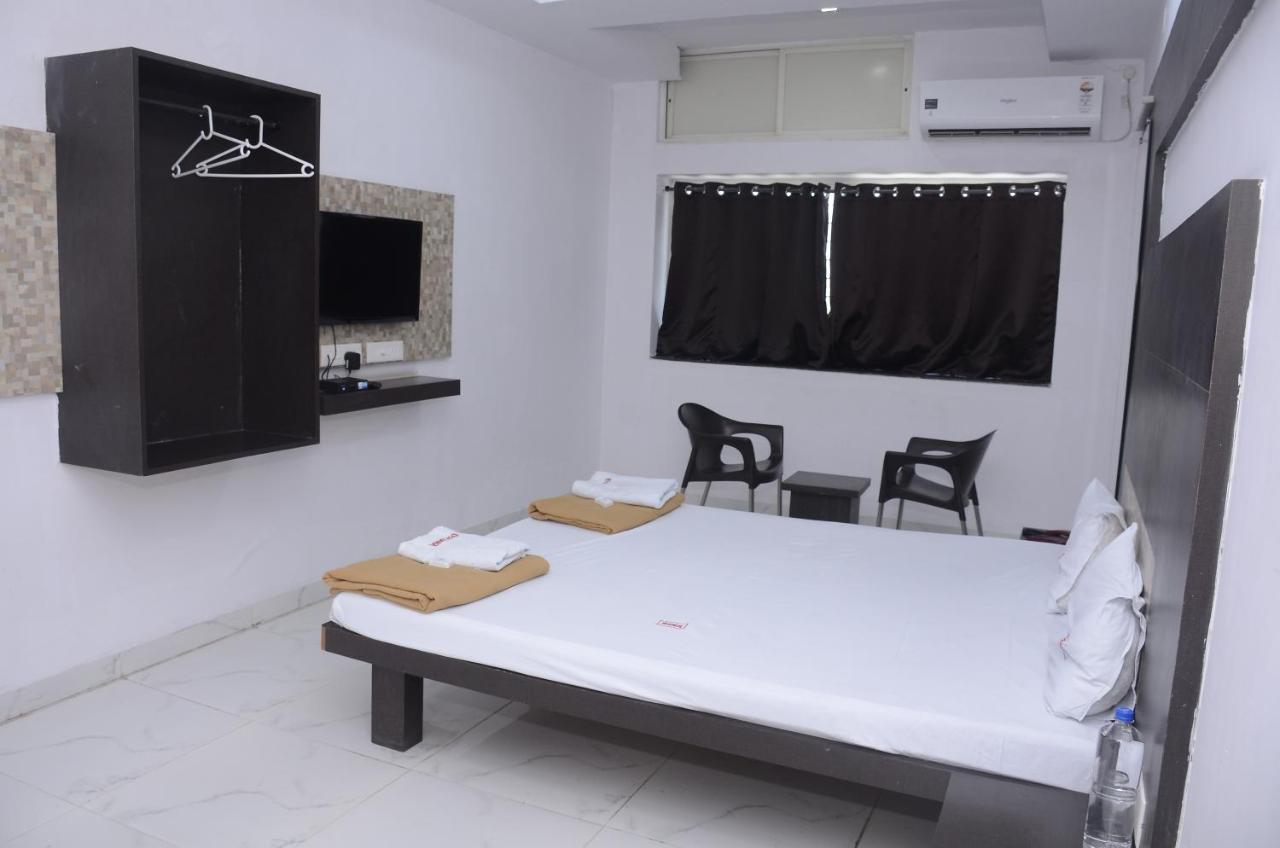 Hotel Mangalam Kurandvad Dış mekan fotoğraf