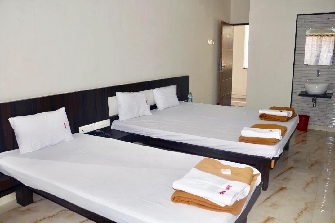 Hotel Mangalam Kurandvad Dış mekan fotoğraf
