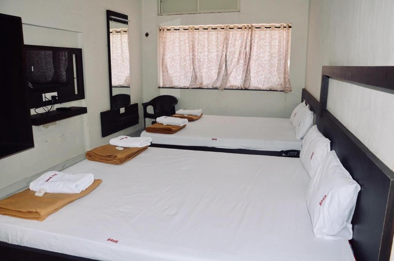 Hotel Mangalam Kurandvad Dış mekan fotoğraf