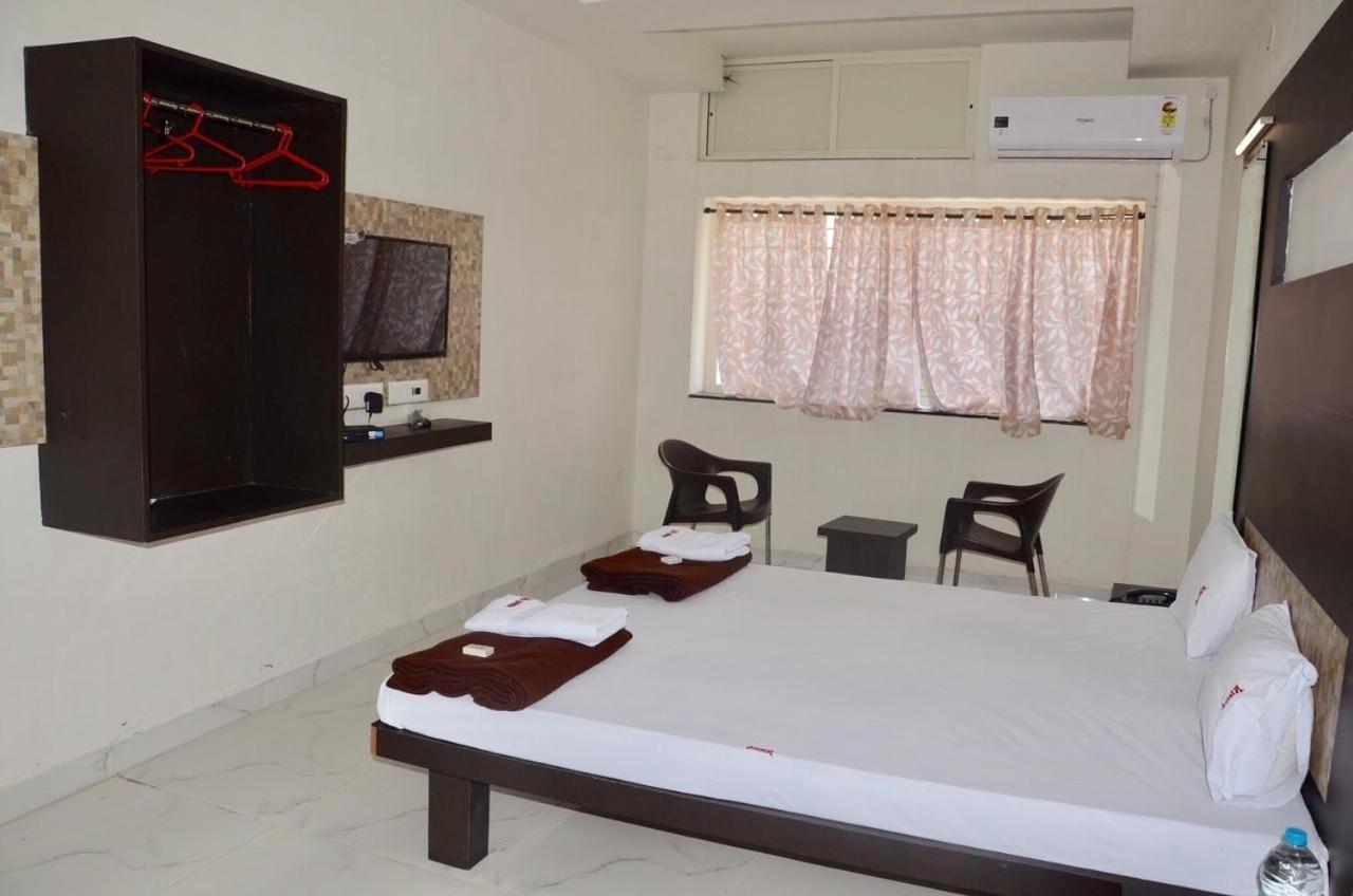 Hotel Mangalam Kurandvad Dış mekan fotoğraf
