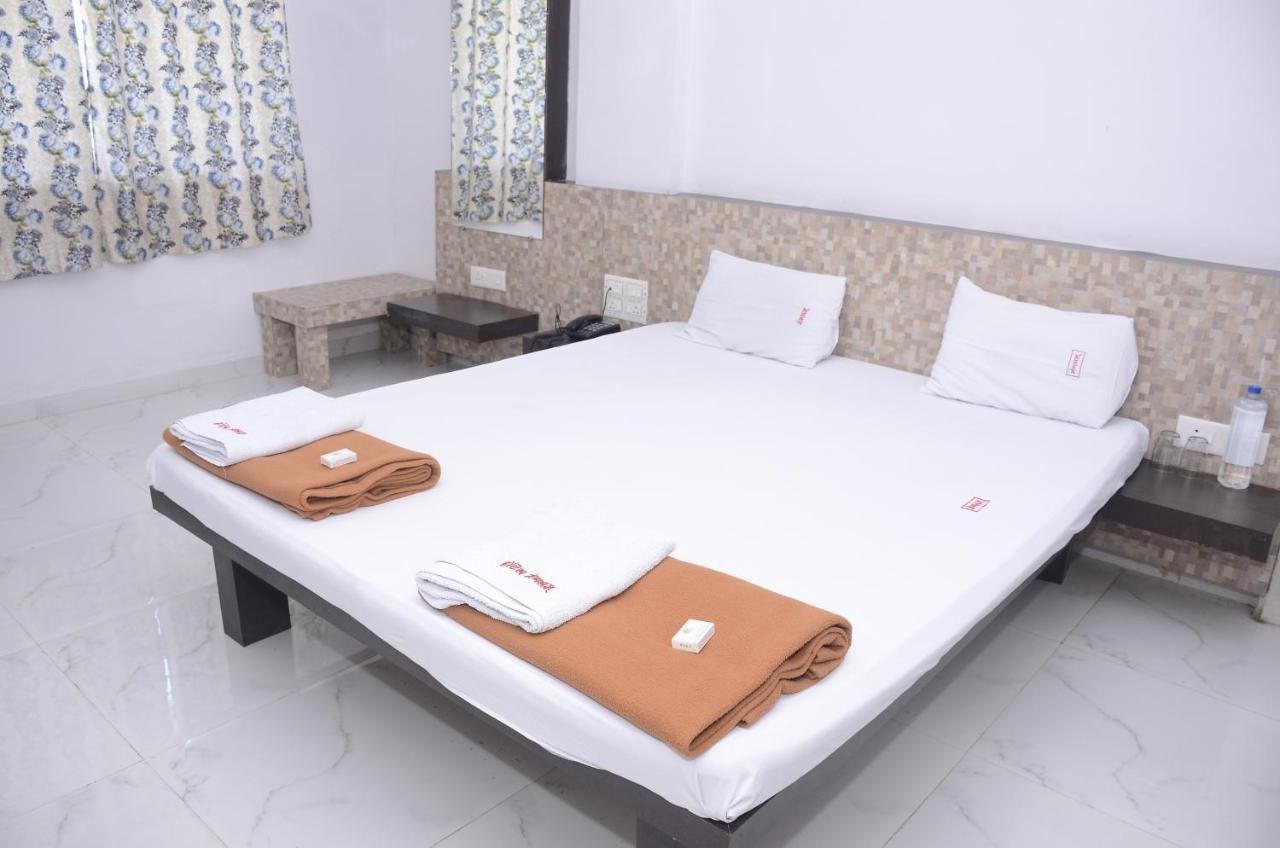 Hotel Mangalam Kurandvad Dış mekan fotoğraf