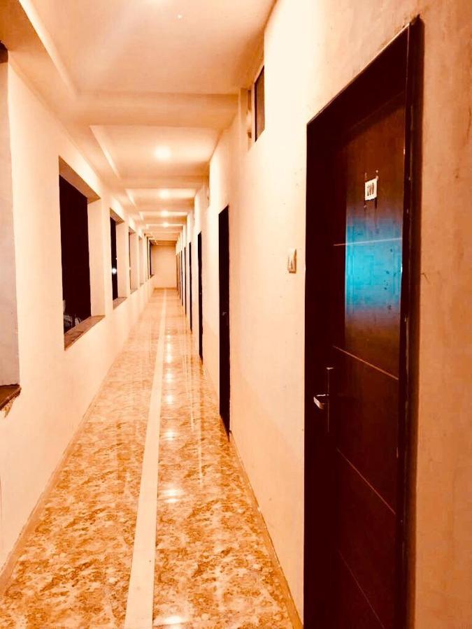 Hotel Mangalam Kurandvad Dış mekan fotoğraf